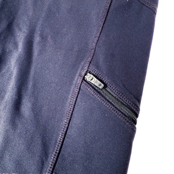 🖤 Athleta Black Bike Shorts – Size Small – Zipper Pockets – Retail: $75 - Picture 7 of 11